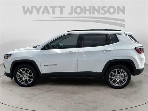 2022 Jeep Compass Latitude Lux