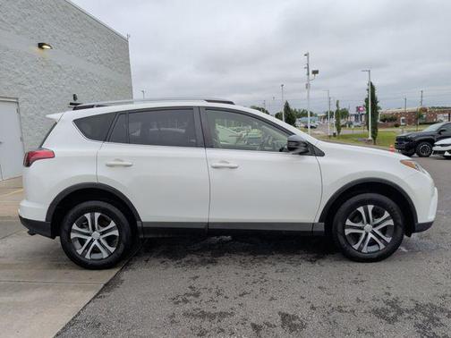 Super White 2017 Toyota RAV4 LE