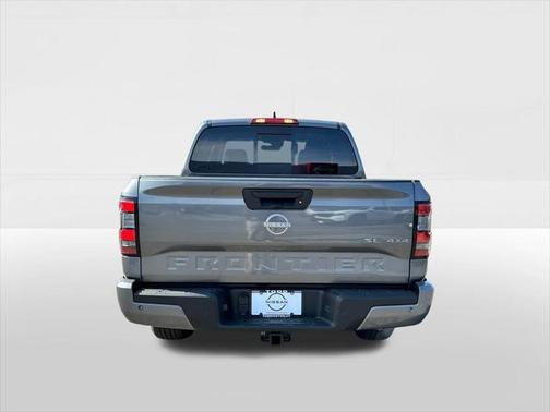 2025 Nissan Frontier SL