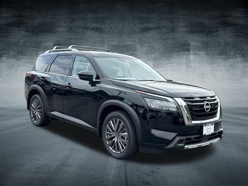 2025 Nissan Pathfinder SL 4WD