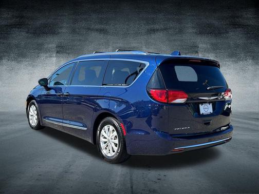 2018 Chrysler Pacifica Touring-L