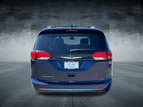 2018 Chrysler Pacifica Touring-L