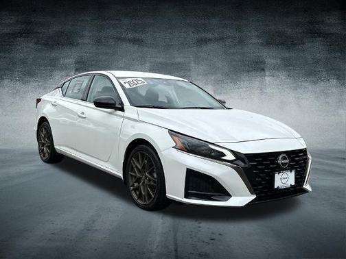 2025 Nissan Altima SR