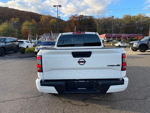 2024 Nissan Frontier PRO-4X