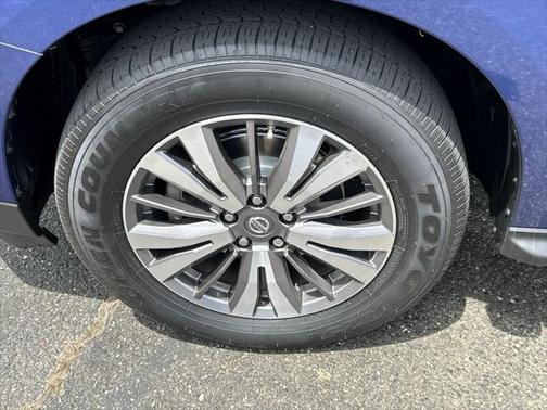 2019 Nissan Pathfinder SV
