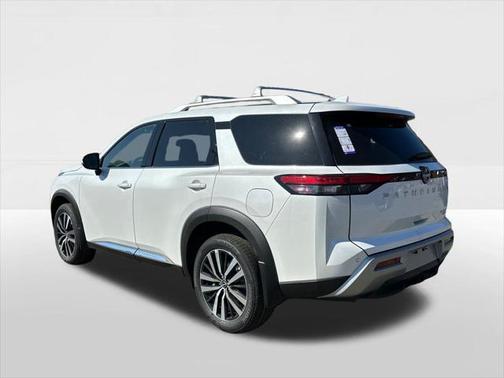 2025 Nissan Pathfinder Platinum 4WD