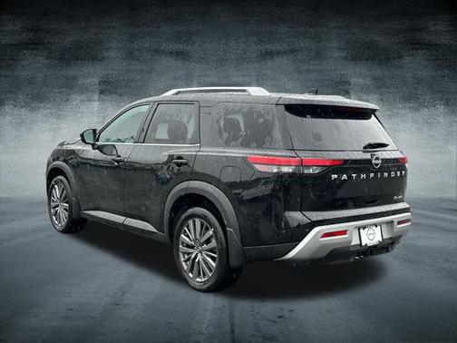 2025 Nissan Pathfinder SL 4WD
