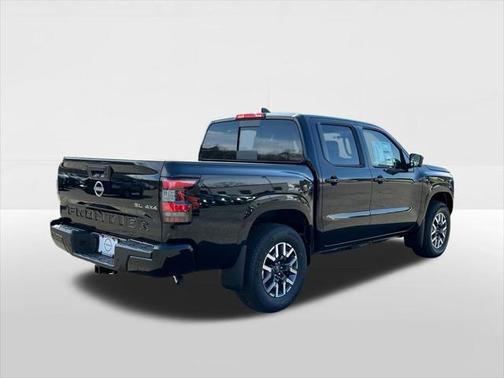2025 Nissan Frontier SL