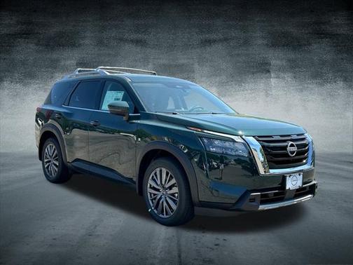 2025 Nissan Pathfinder SL 4WD