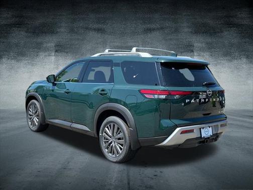 2025 Nissan Pathfinder SL 4WD