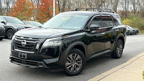 2022 Nissan Pathfinder SV