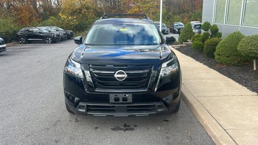 2022 Nissan Pathfinder SV