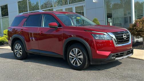 2025 Nissan Pathfinder SL