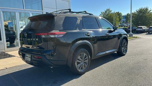 2023 Nissan Pathfinder SV