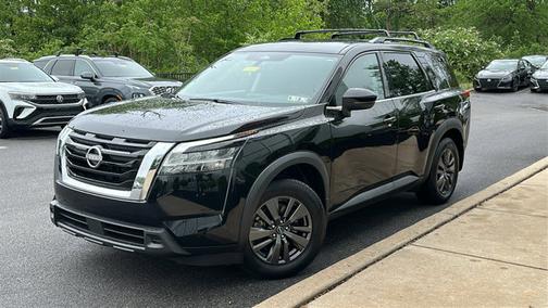 2022 Nissan Pathfinder SV