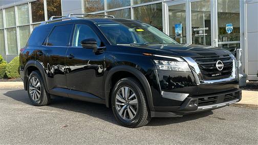 2024 Nissan Pathfinder SL