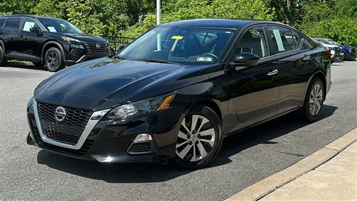 Black 2022 Nissan Altima 2.5 S