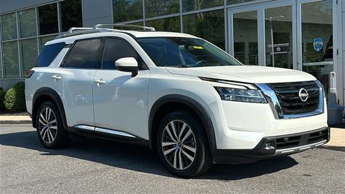 2022 Nissan Pathfinder Platinum