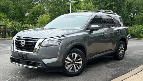 2023 Nissan Pathfinder SL
