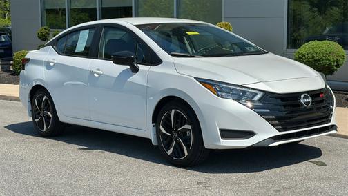 Aspen White 2025 Nissan Versa 1.6 SR