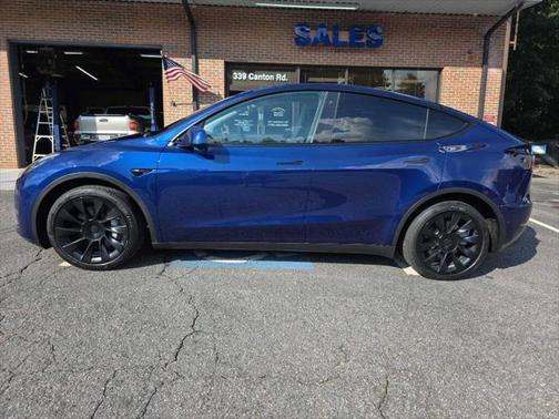 2022 Tesla Model Y Long Range Dual Motor All-Wheel Drive
