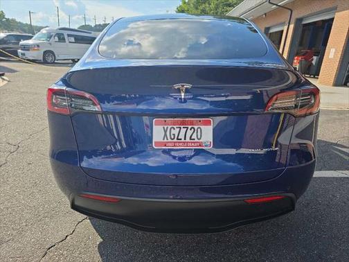 2022 Tesla Model Y Long Range Dual Motor All-Wheel Drive