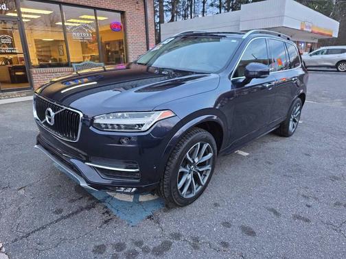 2016 Volvo XC90 T6 Momentum