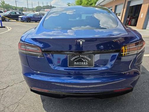 2022 Tesla Model S Base