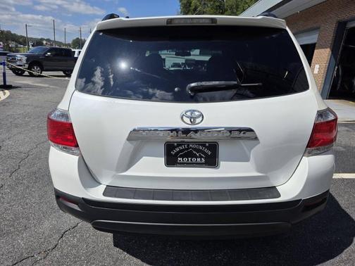 2012 Toyota Highlander SE