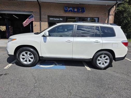 2012 Toyota Highlander SE