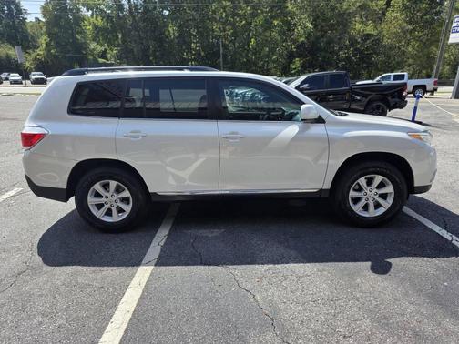 2012 Toyota Highlander SE