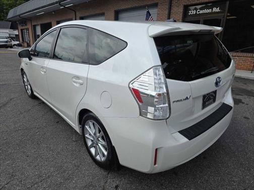 2013 Toyota Prius v Five