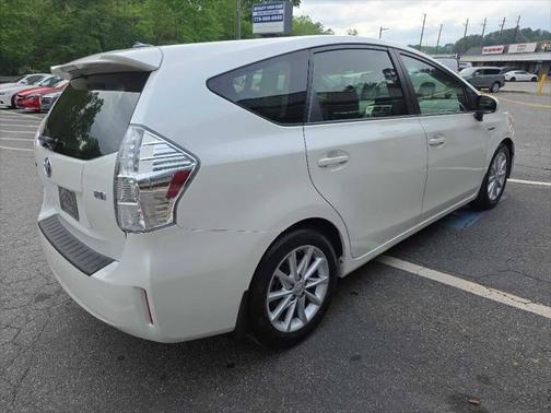 2013 Toyota Prius v Five
