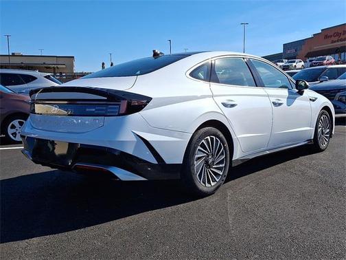 2026 Hyundai SONATA Hybrid SE