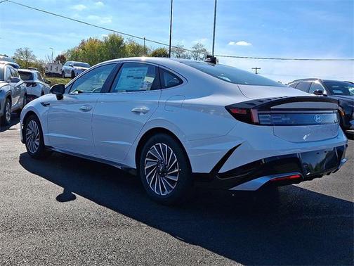 2026 Hyundai SONATA Hybrid SE