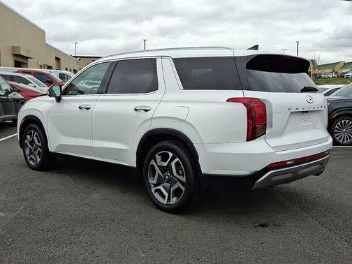 White 2023 Hyundai PALISADE SEL
