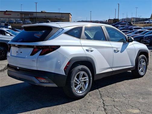 2025 Hyundai TUCSON SE