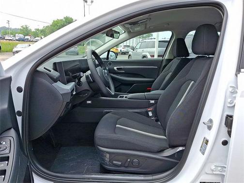2025 Hyundai SONATA Hybrid SE