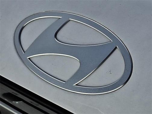 2025 Hyundai SANTA FE SE