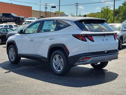 2025 Hyundai TUCSON SE
