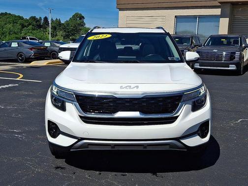 Snow White Pearl 2022 Kia Seltos EX