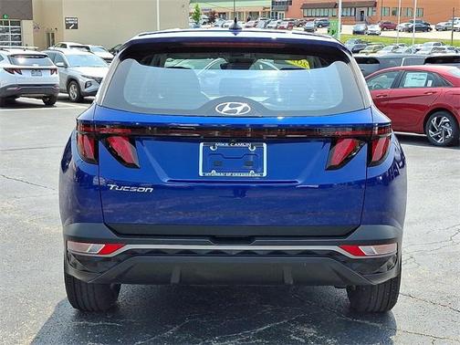 2022 Hyundai TUCSON SE