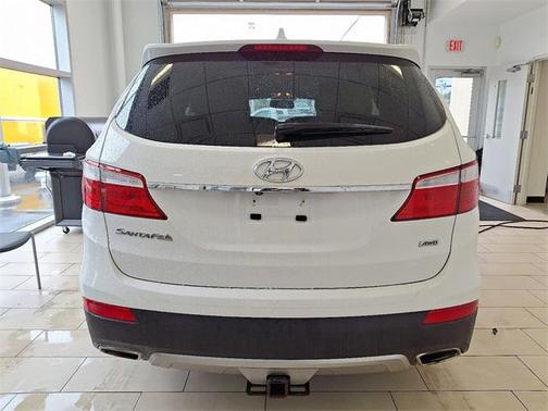 2016 Hyundai SANTA FE SE
