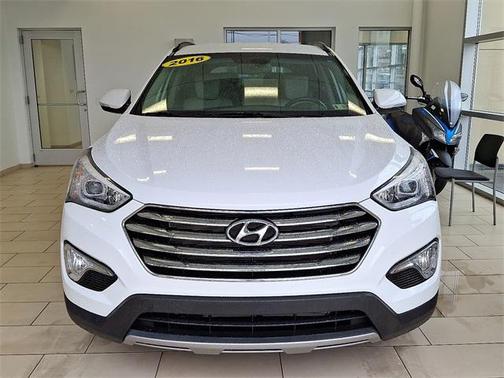 2016 Hyundai SANTA FE SE