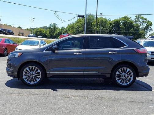 Photo 4 of 32 of 2020 Ford Edge Titanium