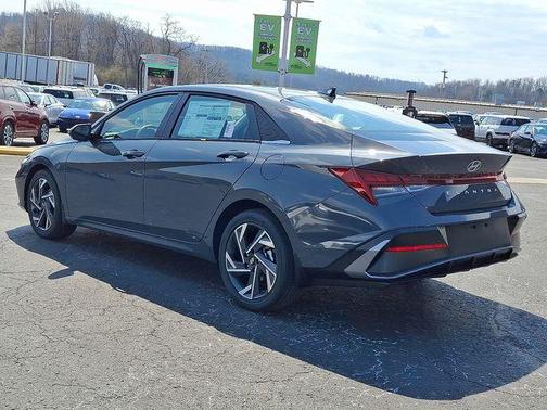 Ecotronic Gray 2026 Hyundai ELANTRA Limited