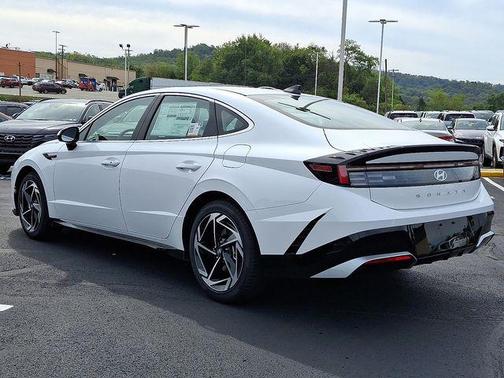 2026 Hyundai SONATA SEL