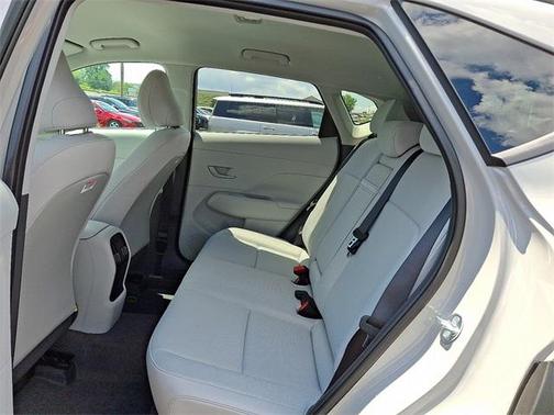 2025 Hyundai KONA SEL Convenience