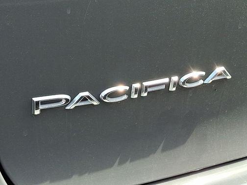 Ceramic Gray Clearcoat 2022 Chrysler Pacifica Hybrid Touring L