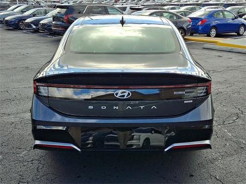 2025 Hyundai SONATA Hybrid Limited